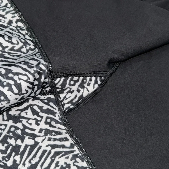 •Lululemon Run Top Speed Crop•​ - Picture 8 of 9